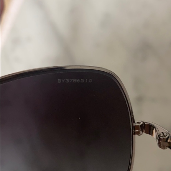 Burberry sunglasses - Picture 5 of 8